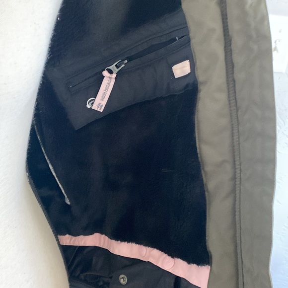 Powder Room Snowboarding jacket. - Picture 7 of 13